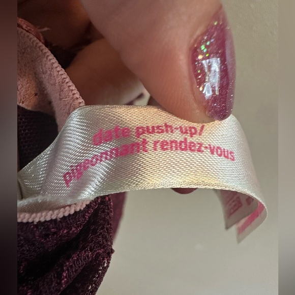 Date Push Up Lace Front-Closure Bra in Burgundy 34DD - Picture 9 of 9